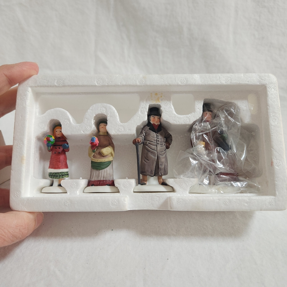 Department 56 Chelsea Lane Shoppers Figurines